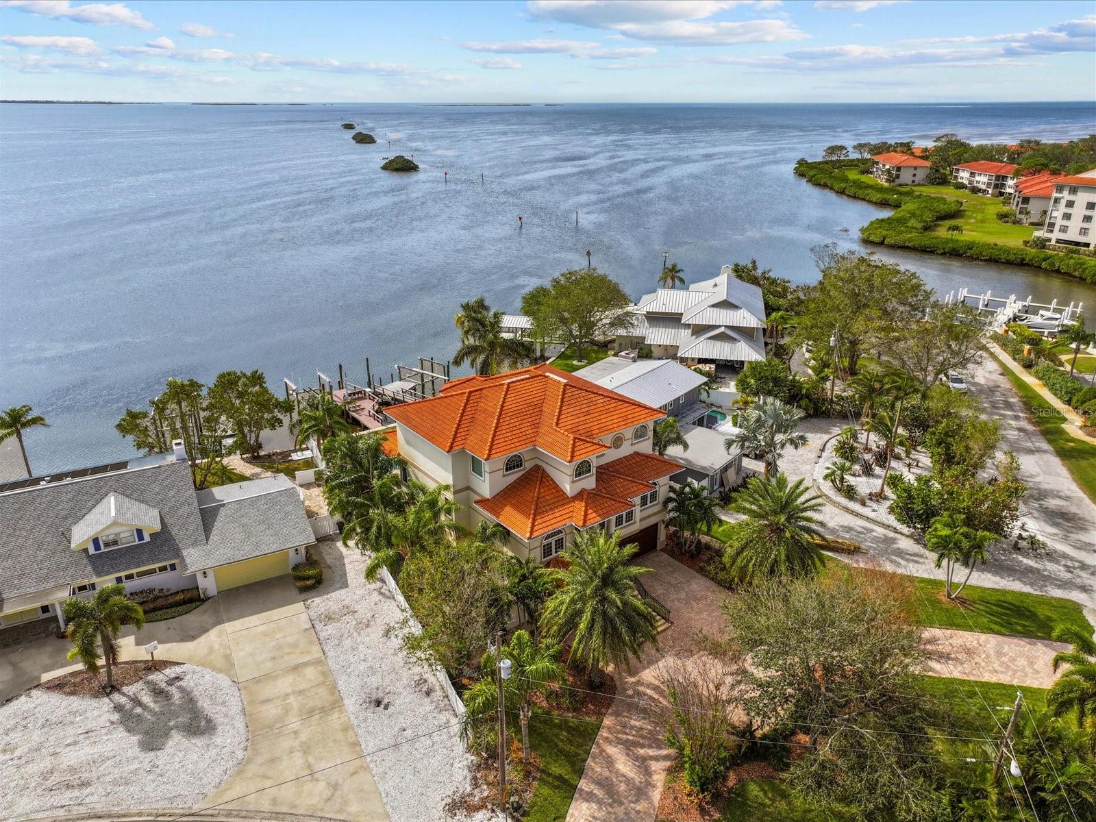 100 DRIFTWOOD DR W, PALM HARBOR, FL, 34683