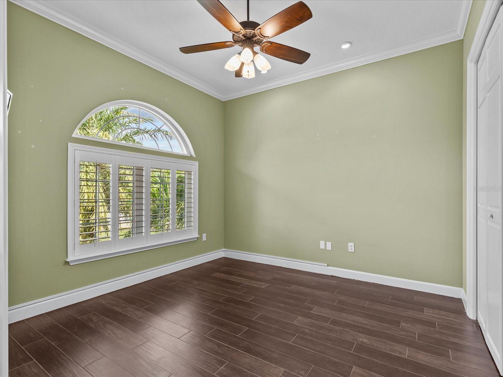 100 DRIFTWOOD DR W, PALM HARBOR, FL, 34683