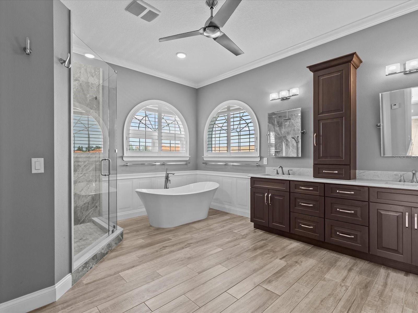 100 DRIFTWOOD DR W, PALM HARBOR, FL, 34683