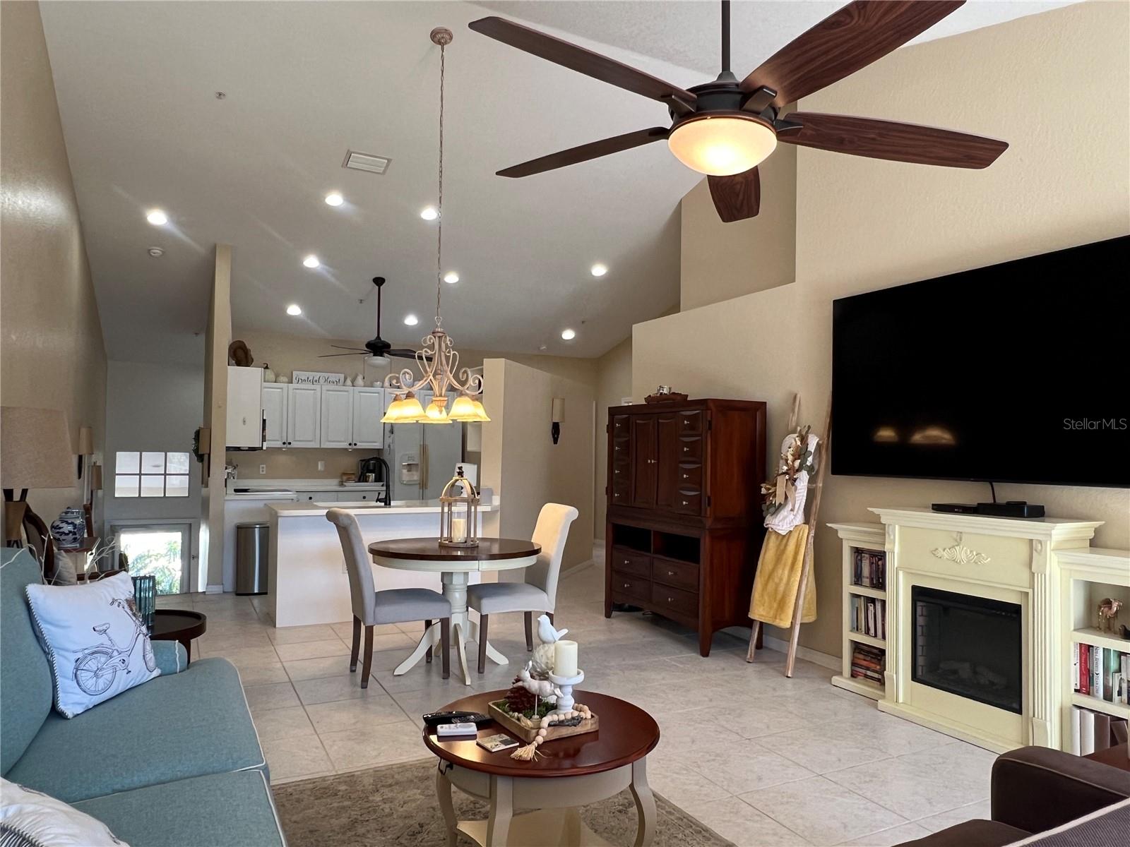 7225 CEDAR HOLLOW CIR #20-201, BRADENTON, FL, 34203