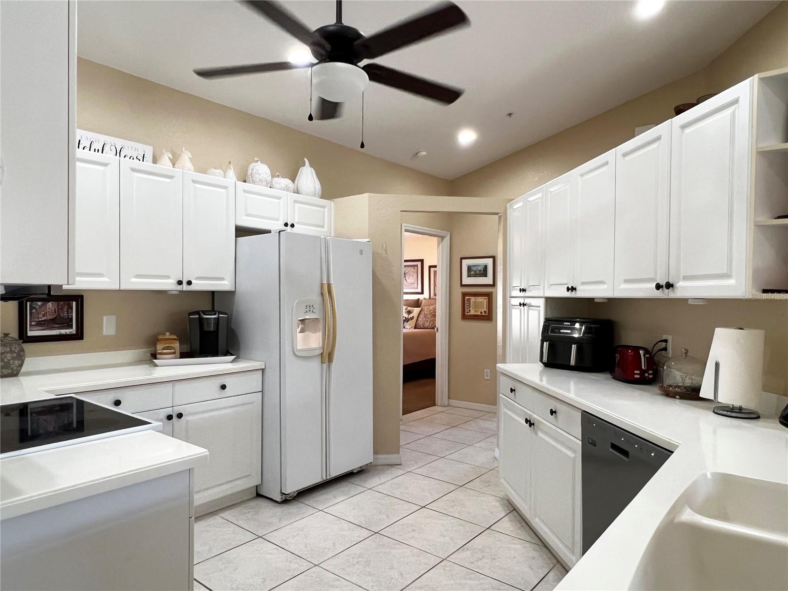 7225 CEDAR HOLLOW CIR #20-201, BRADENTON, FL, 34203