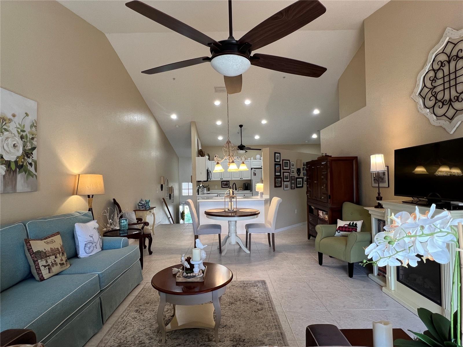7225 CEDAR HOLLOW CIR #20-201, BRADENTON, FL, 34203