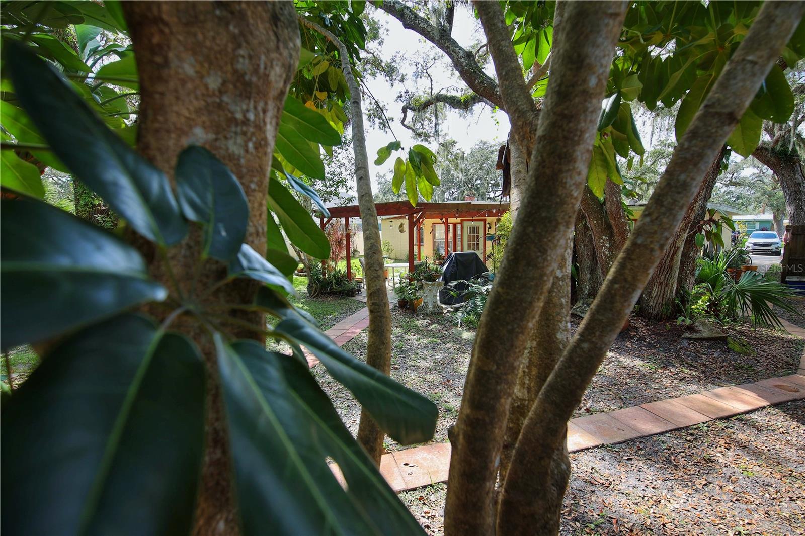 635 YUPON AVE, NEW SMYRNA BEACH, FL, 32169