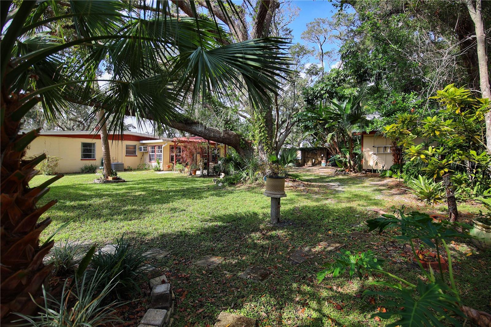 635 YUPON AVE, NEW SMYRNA BEACH, FL, 32169