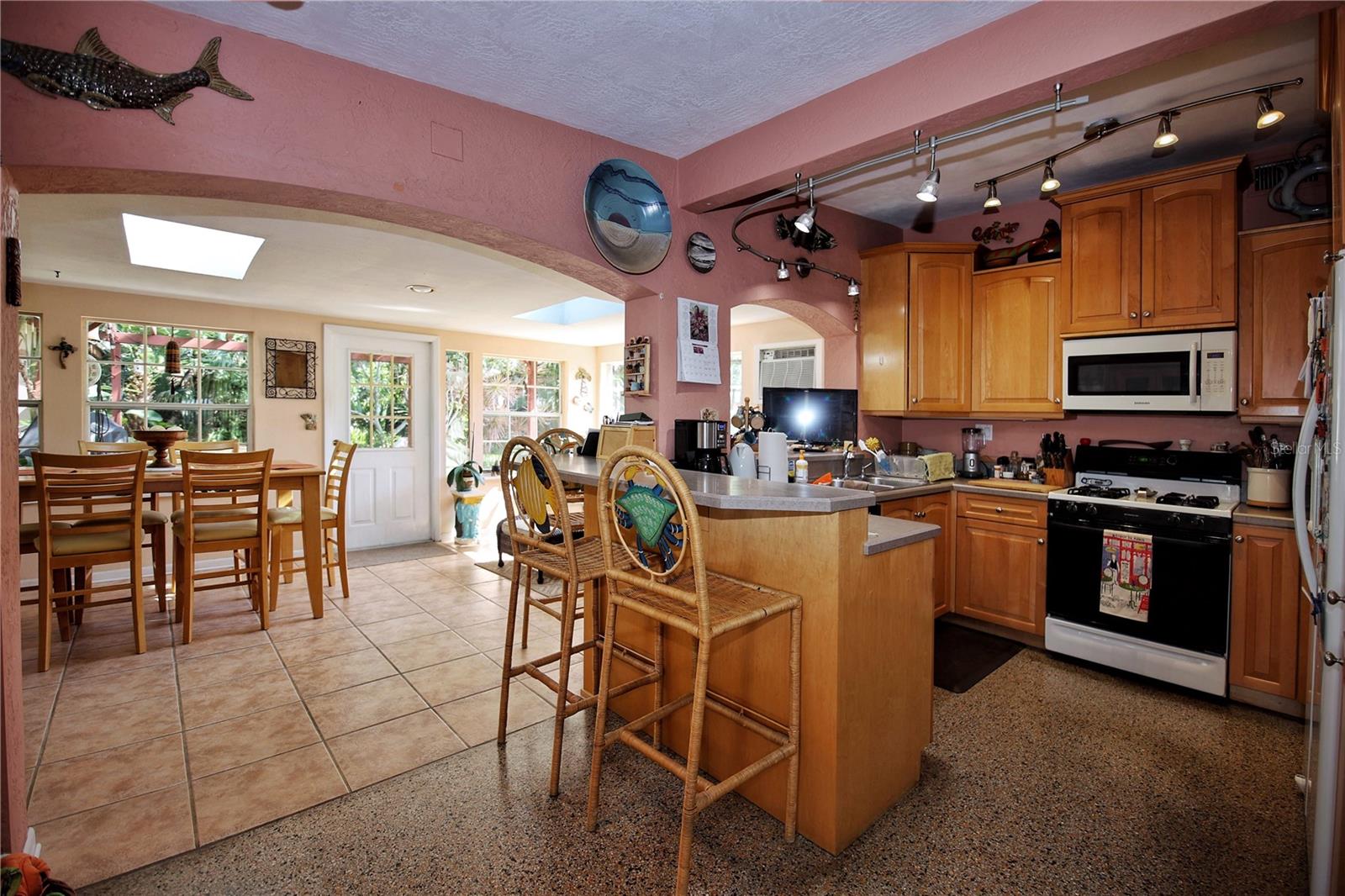 635 YUPON AVE, NEW SMYRNA BEACH, FL, 32169