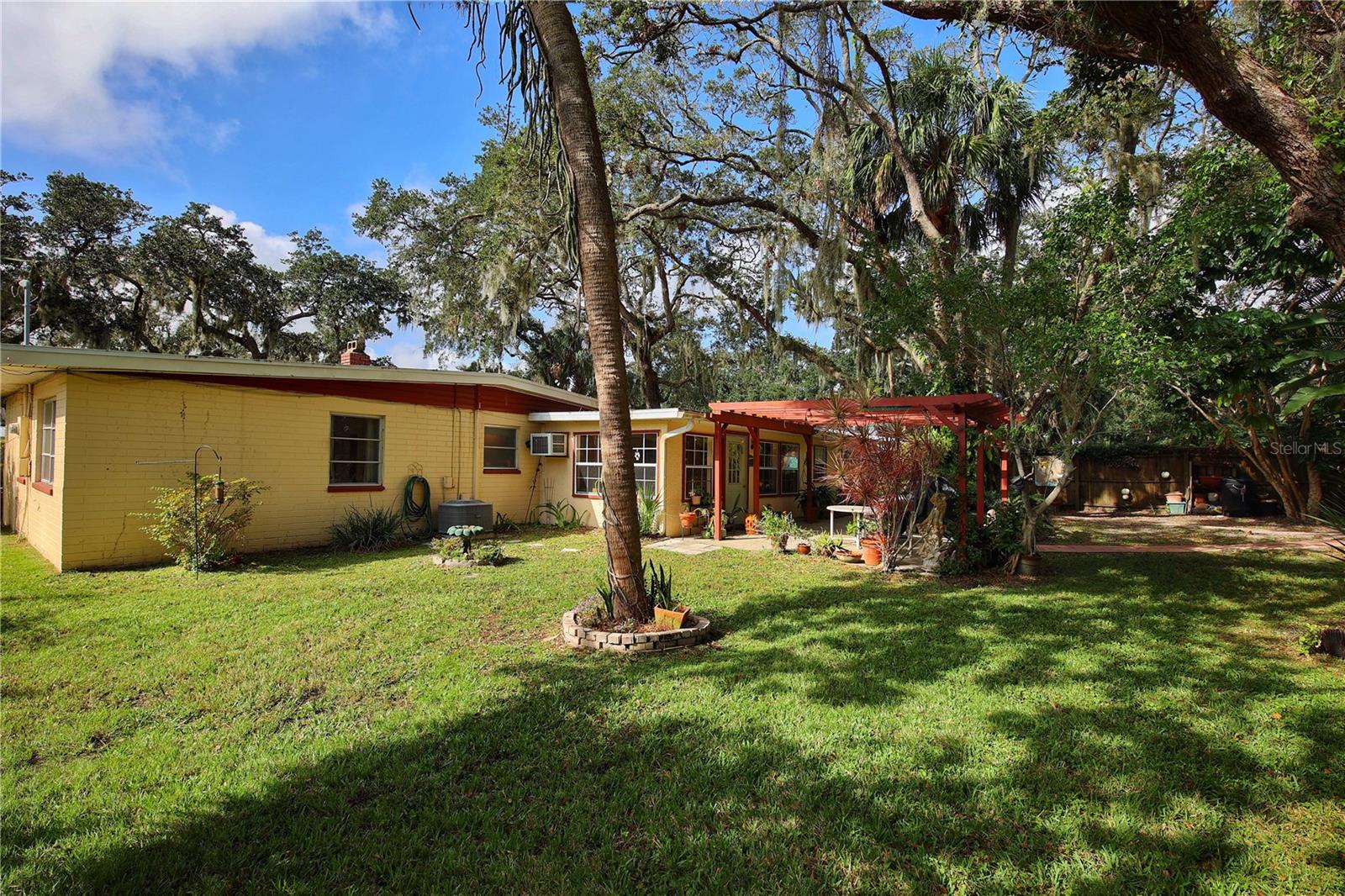 635 YUPON AVE, NEW SMYRNA BEACH, FL, 32169