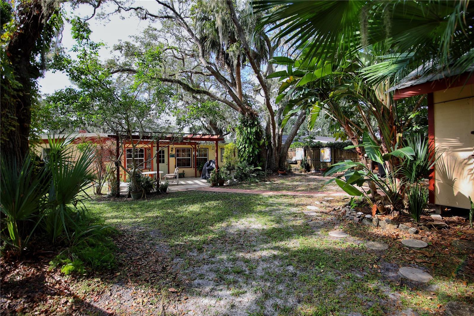635 YUPON AVE, NEW SMYRNA BEACH, FL, 32169