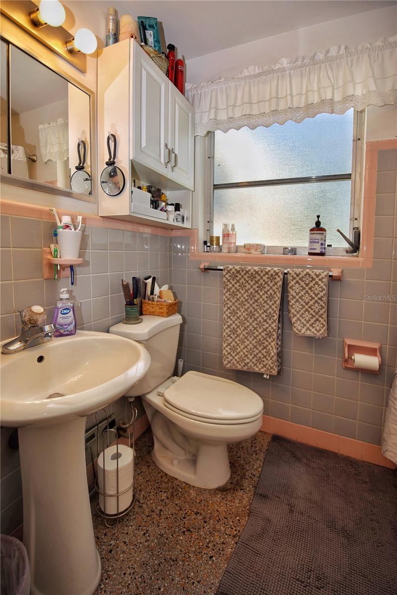 635 YUPON AVE, NEW SMYRNA BEACH, FL, 32169