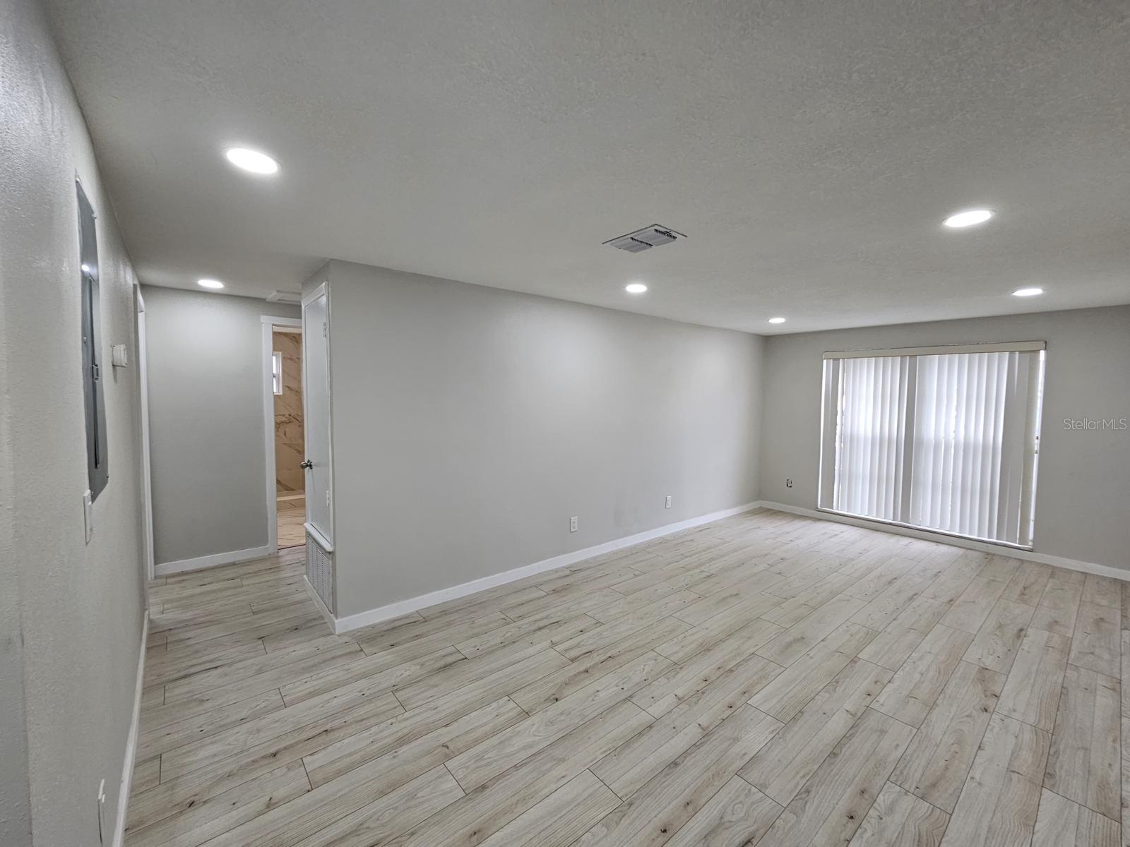 8229 PINEHURST CIR, TAMPA, FL, 33615