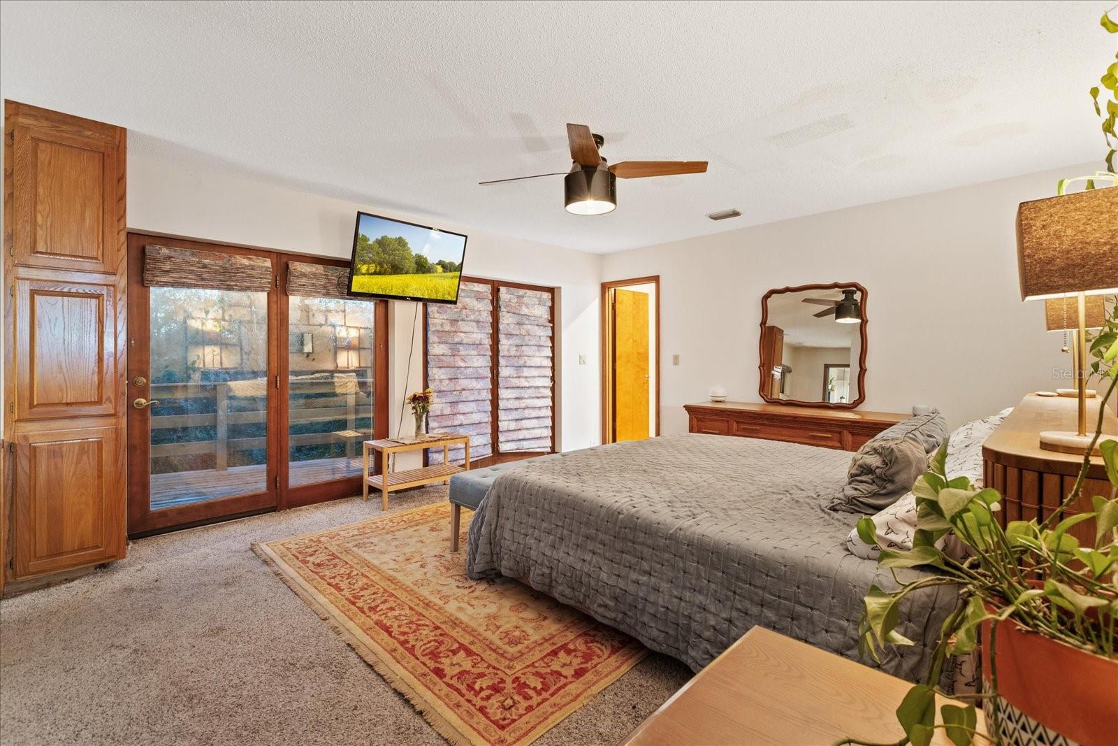 223 S RIVERHILLS DR, TEMPLE TERRACE, FL, 33617