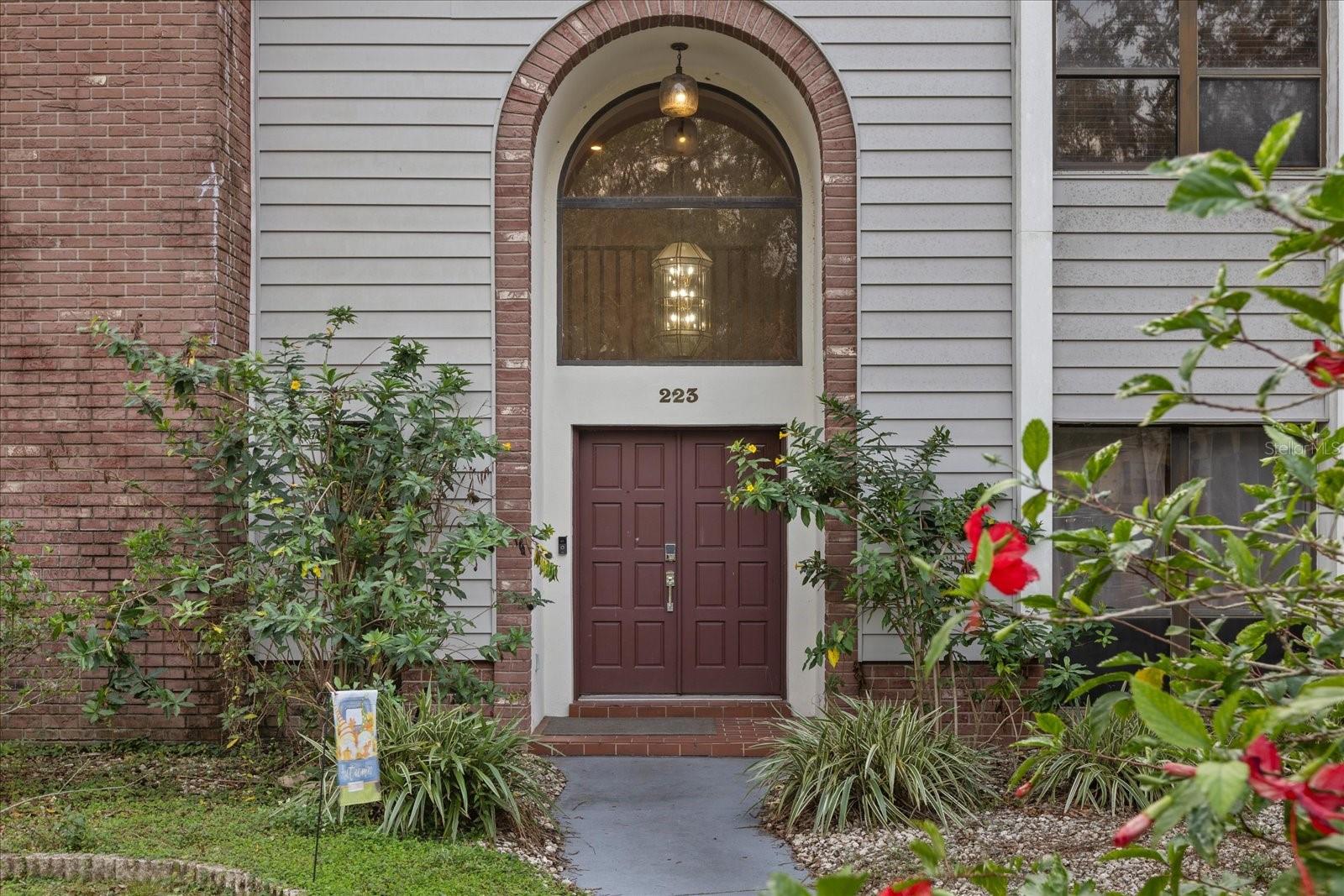 223 S RIVERHILLS DR, TEMPLE TERRACE, FL, 33617