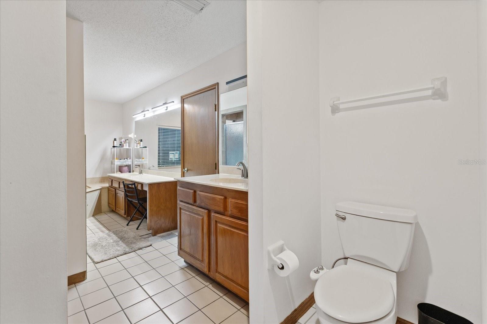 223 S RIVERHILLS DR, TEMPLE TERRACE, FL, 33617