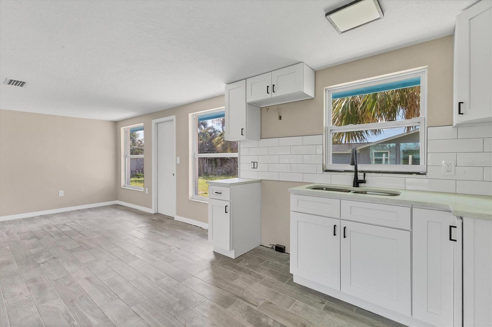105 SYLVANIA AVE, ENGLEWOOD, FL, 34223