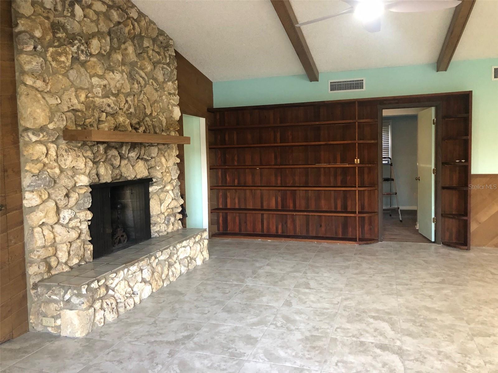 402 W CRYSTAL DR, SANFORD, FL, 32773