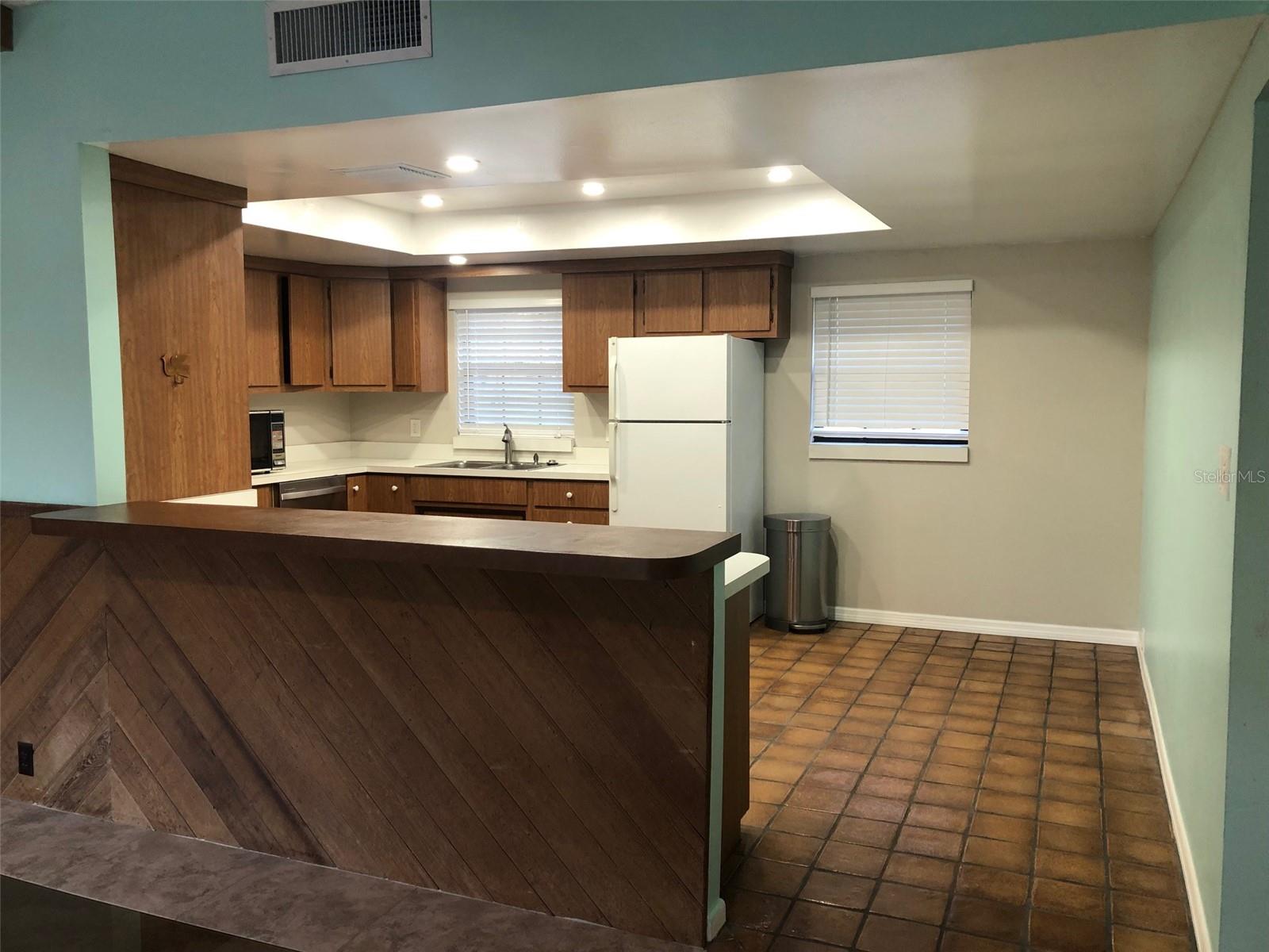 402 W CRYSTAL DR, SANFORD, FL, 32773