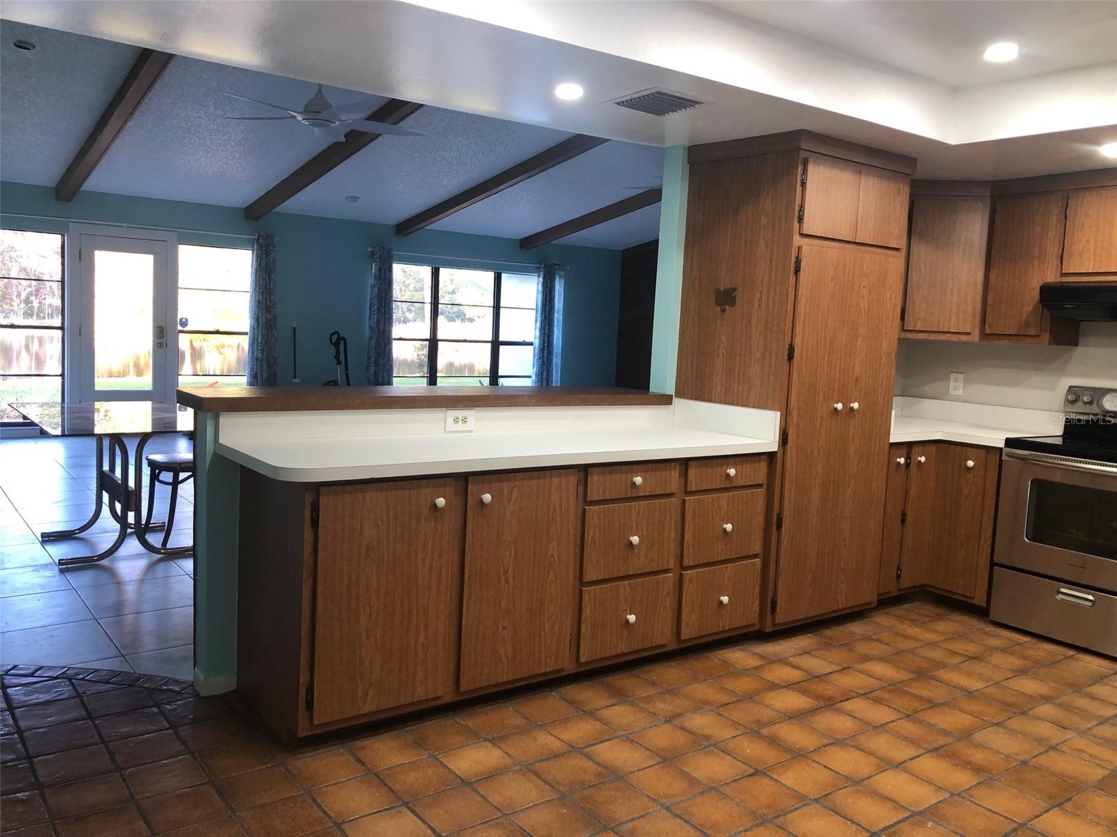 402 W CRYSTAL DR, SANFORD, FL, 32773