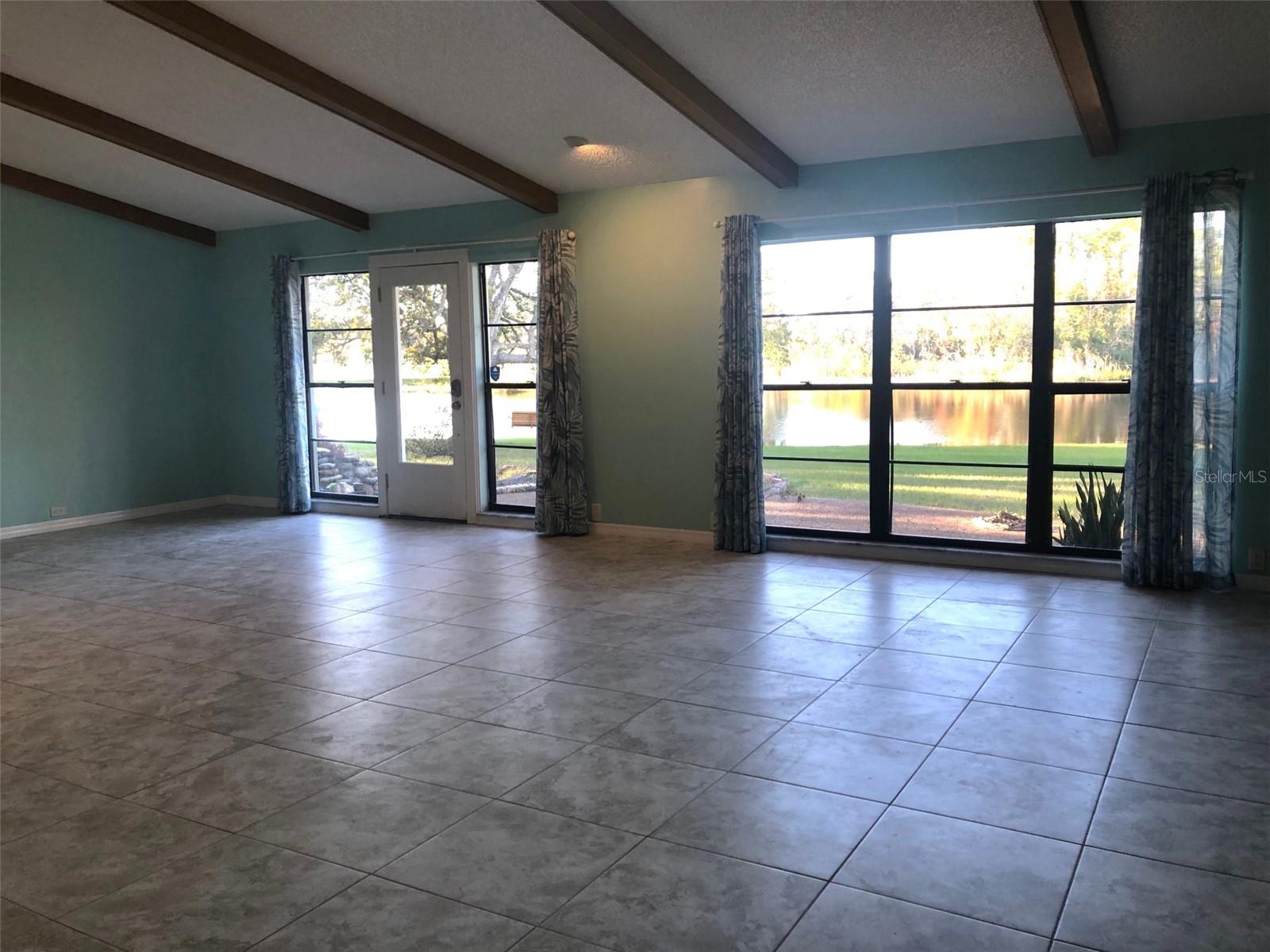 402 W CRYSTAL DR, SANFORD, FL, 32773