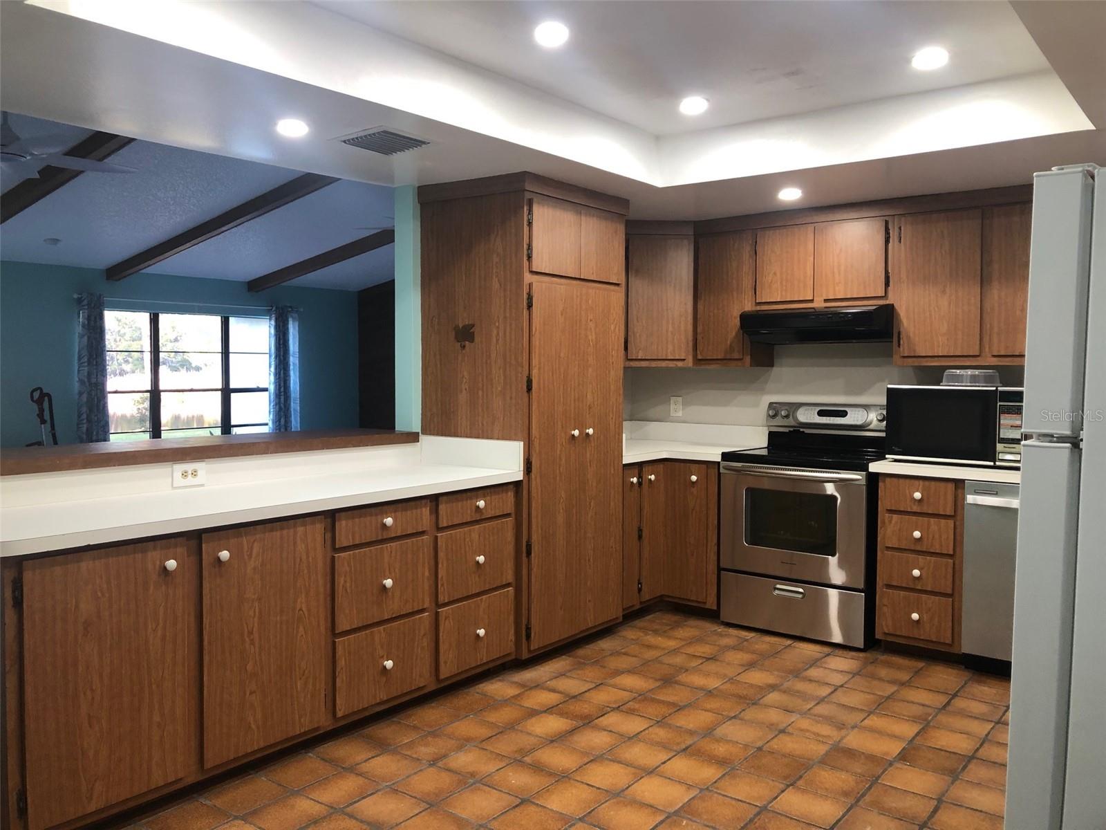 402 W CRYSTAL DR, SANFORD, FL, 32773