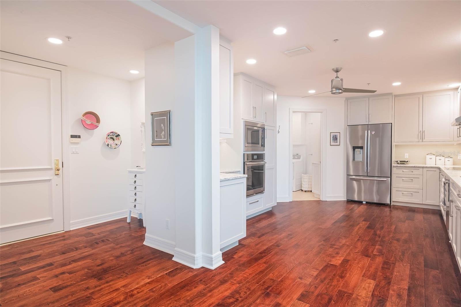 340 S PALM AVE #11, SARASOTA, FL, 34236