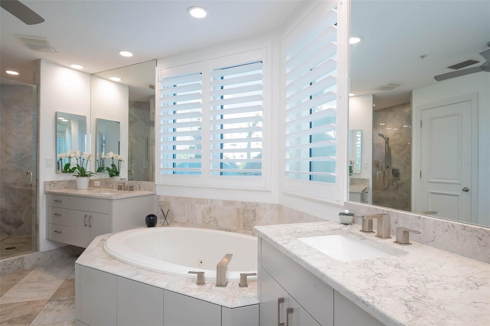 340 S PALM AVE #11, SARASOTA, FL, 34236