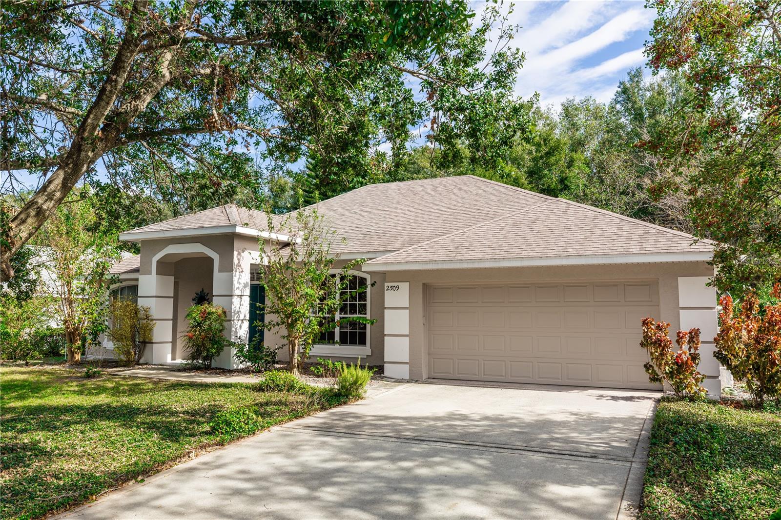 2509 GABLES DR, EUSTIS, FL, 32726