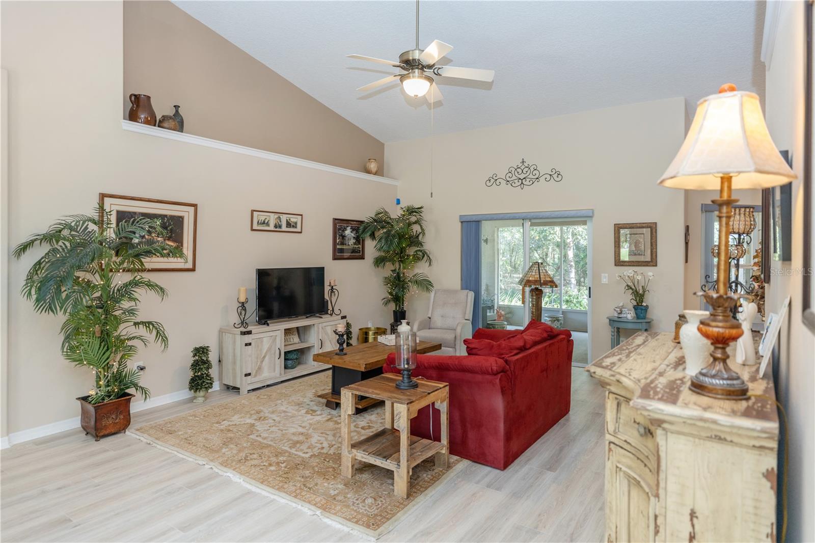 2509 GABLES DR, EUSTIS, FL, 32726