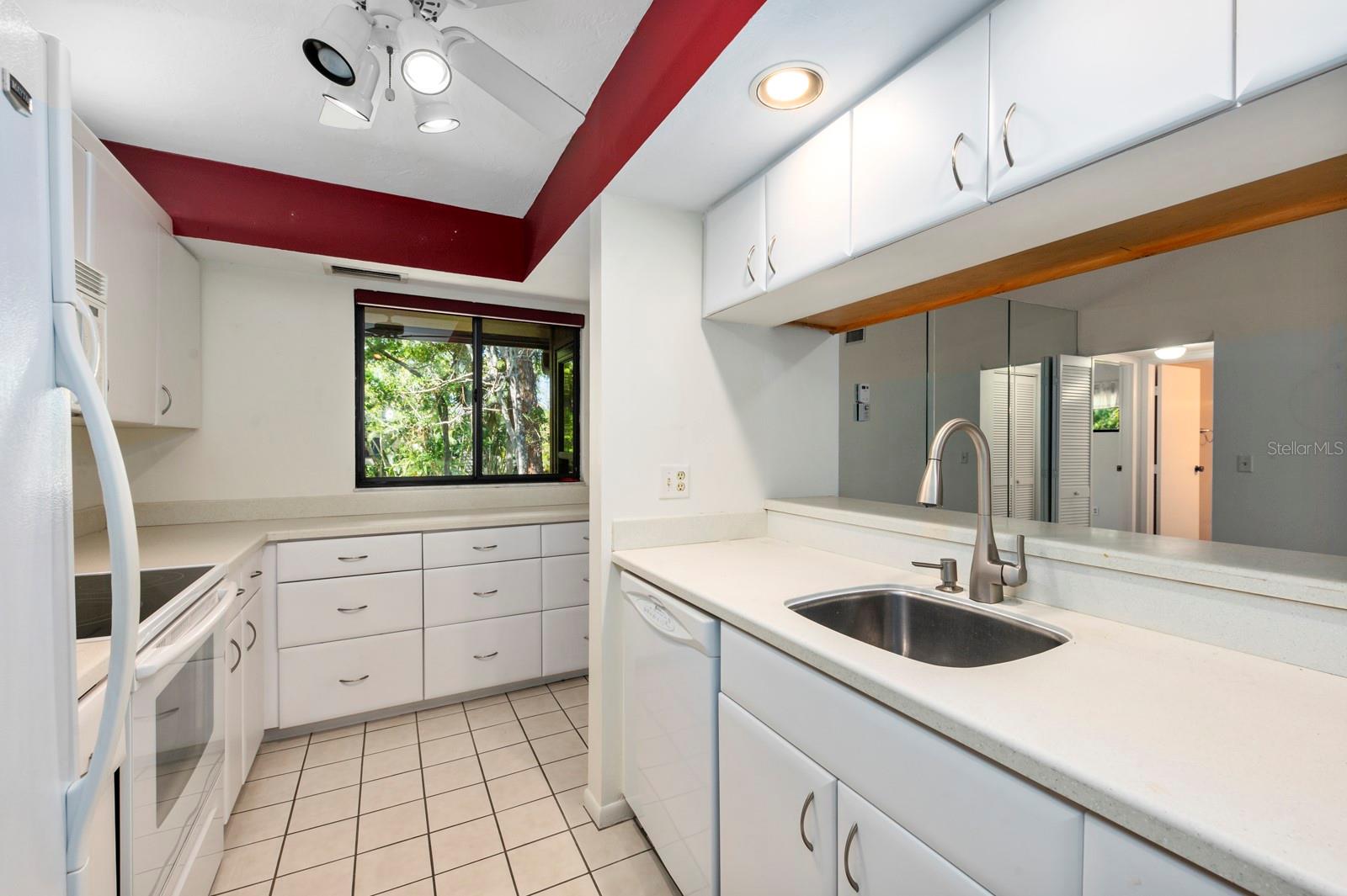 1608 BAYHOUSE POINT DR #401, SARASOTA, FL, 34231