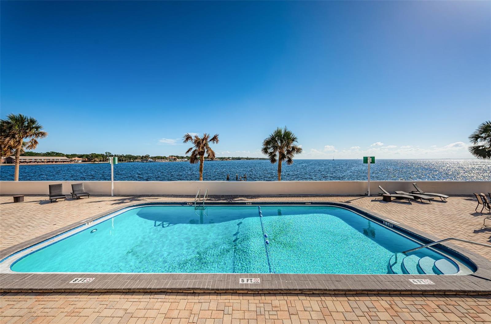 7100 SUNSHINE SKYWAY LN S #203, SAINT PETERSBURG, FL, 33711