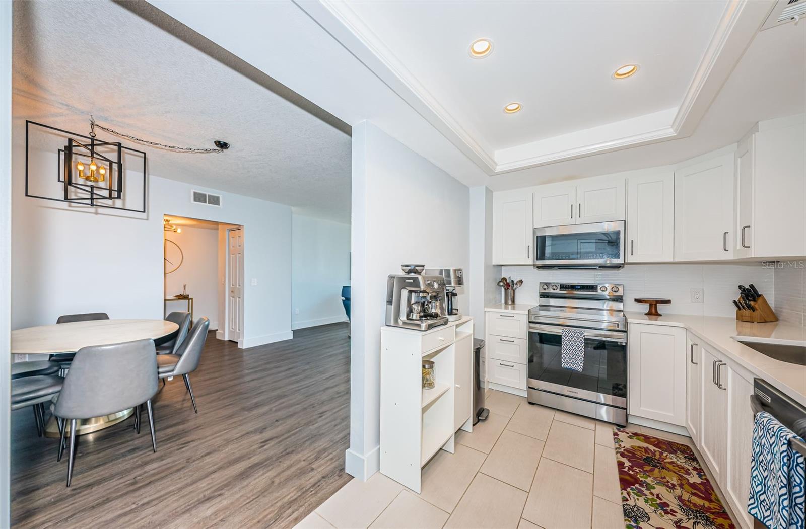 7100 SUNSHINE SKYWAY LN S #203, SAINT PETERSBURG, FL, 33711