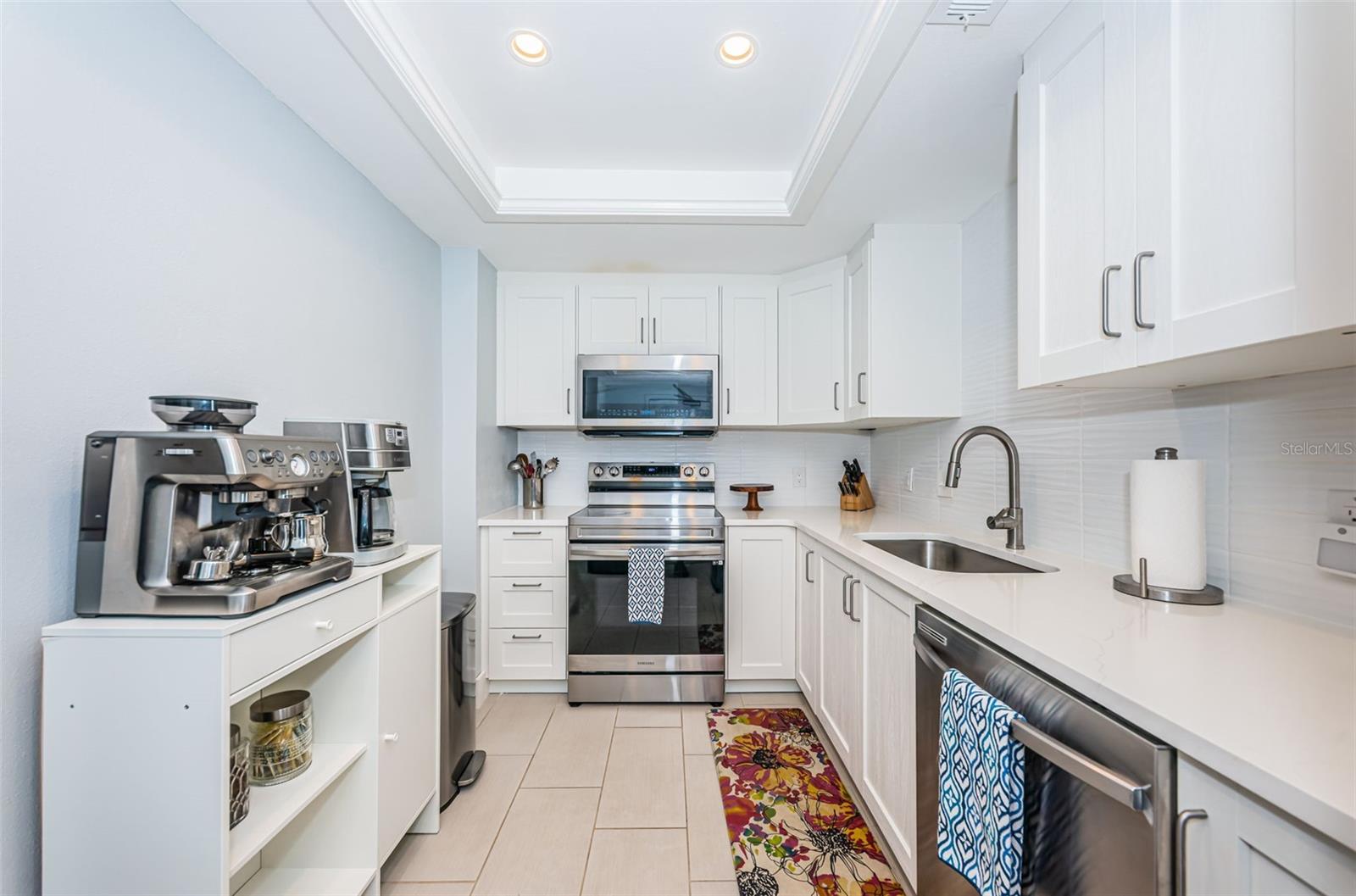 7100 SUNSHINE SKYWAY LN S #203, SAINT PETERSBURG, FL, 33711