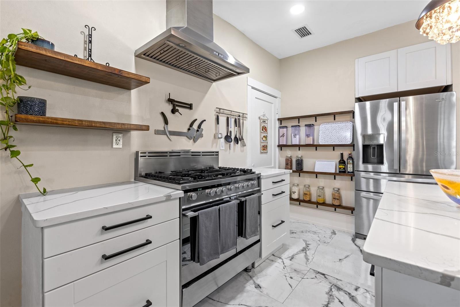 2125 DARTMOUTH AVE N, ST PETERSBURG, FL, 33713