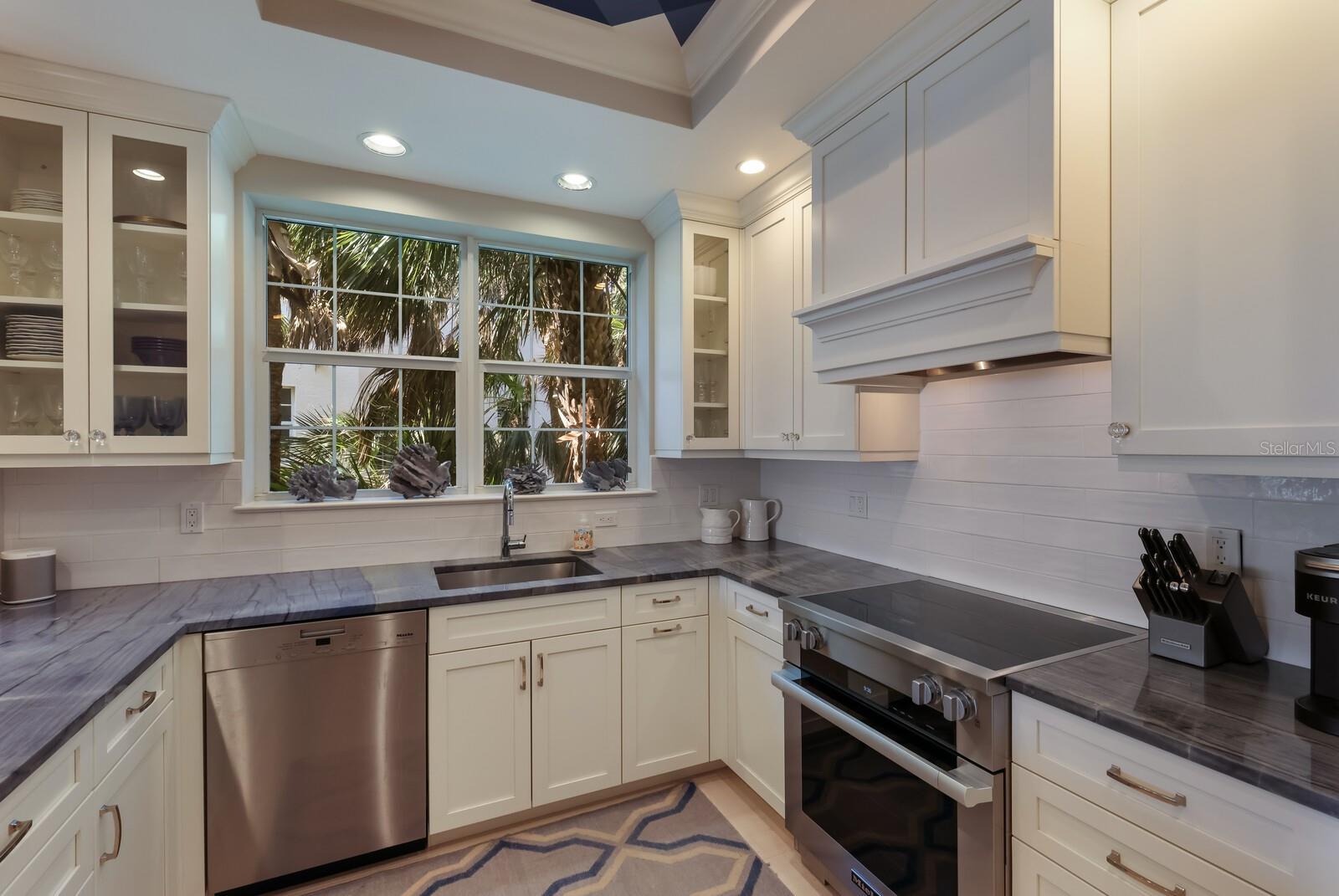 733 S HARBOR DR #1, BOCA GRANDE, FL, 33921