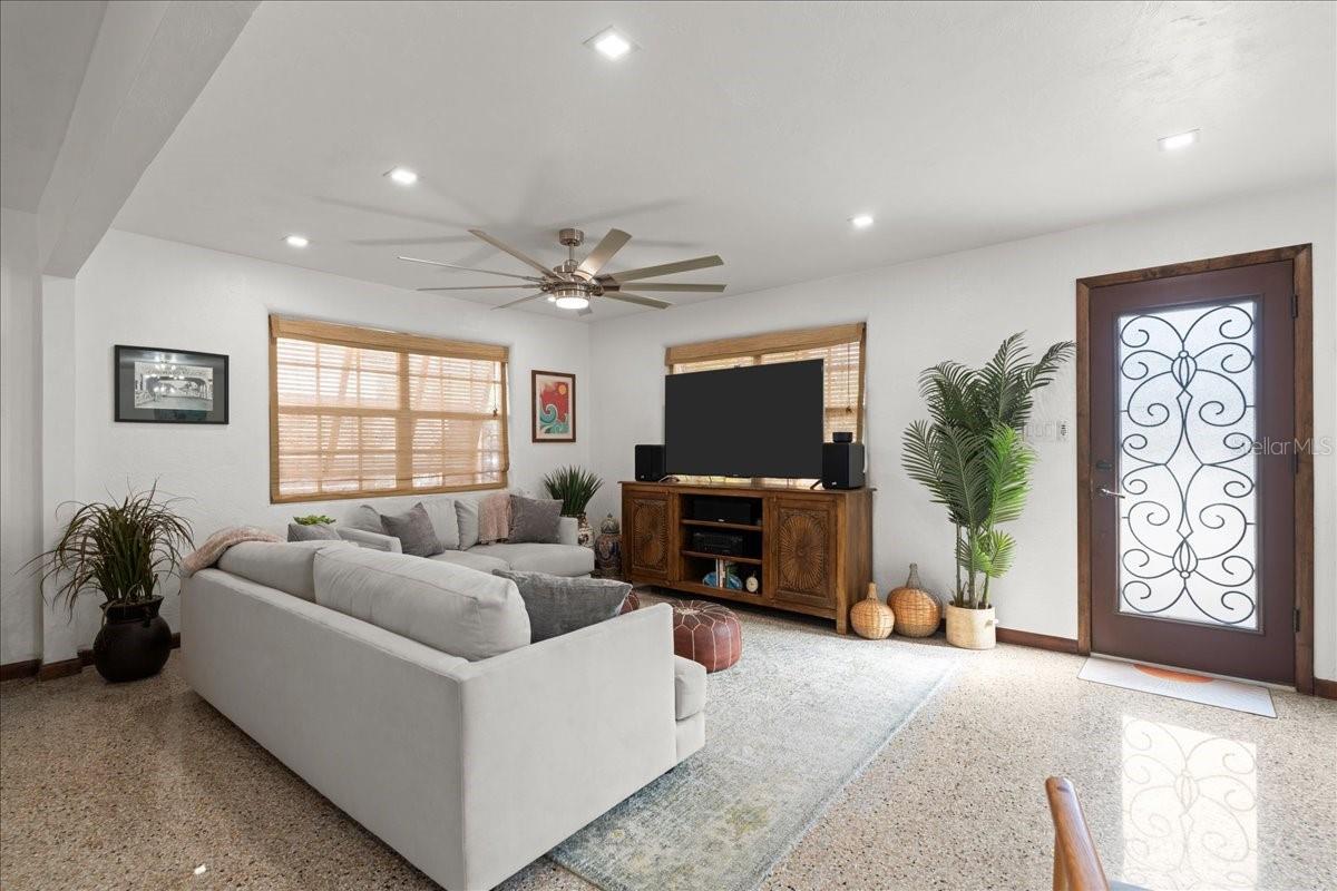 624 S PINE ST, NEW SMYRNA BEACH, FL, 32169