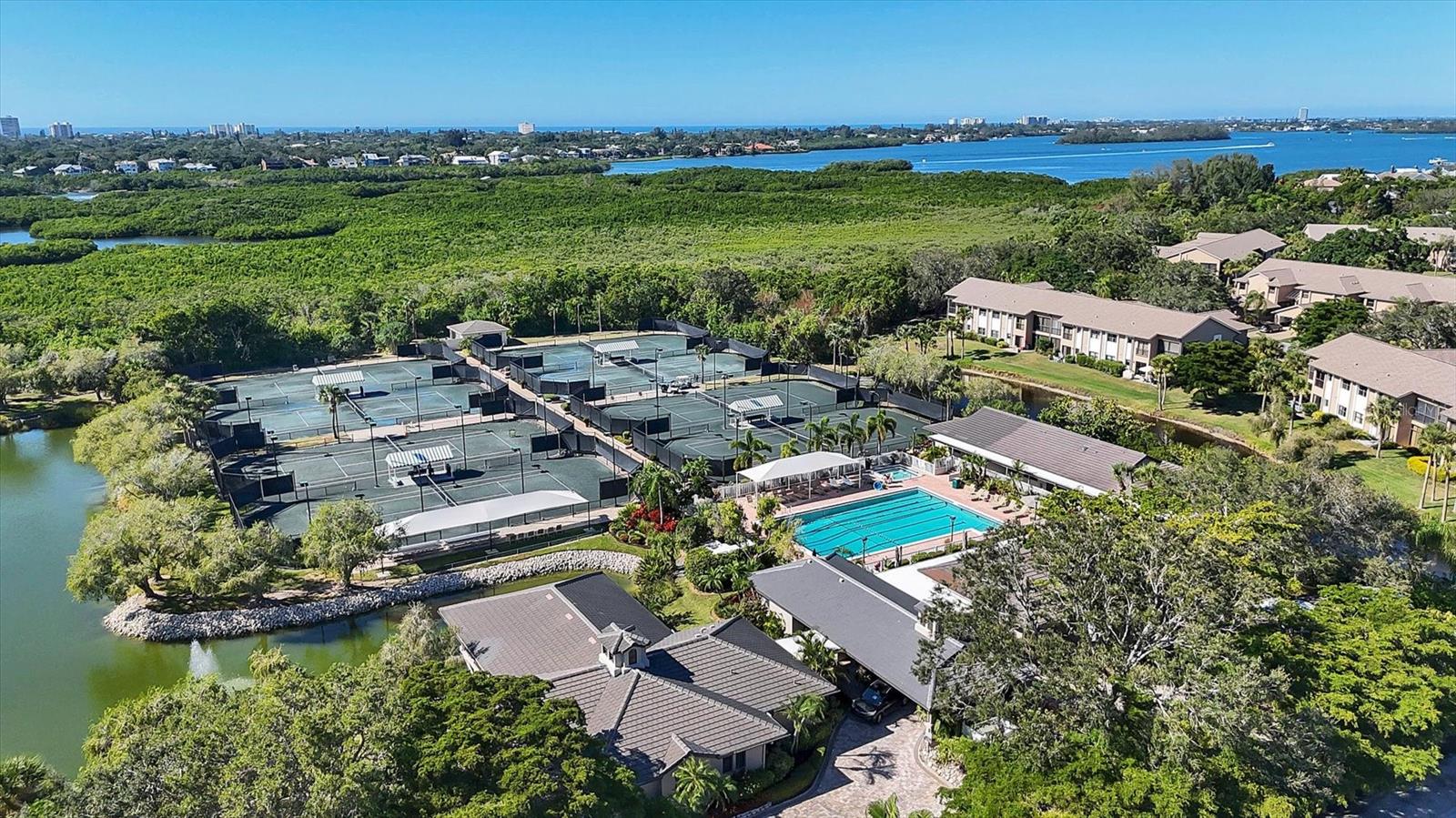 1676 STARLING DR #202, SARASOTA, FL, 34231