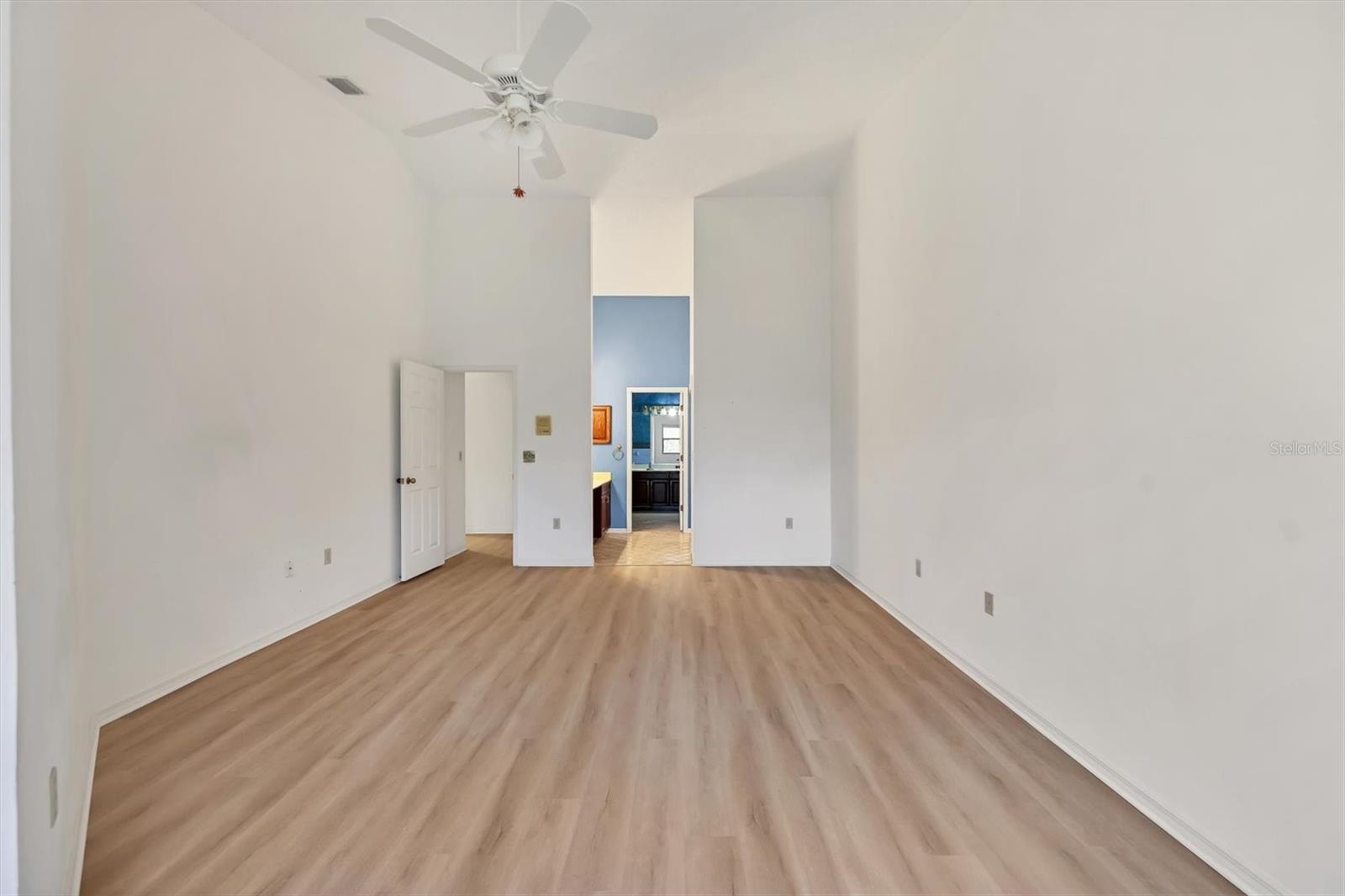 1676 STARLING DR #202, SARASOTA, FL, 34231