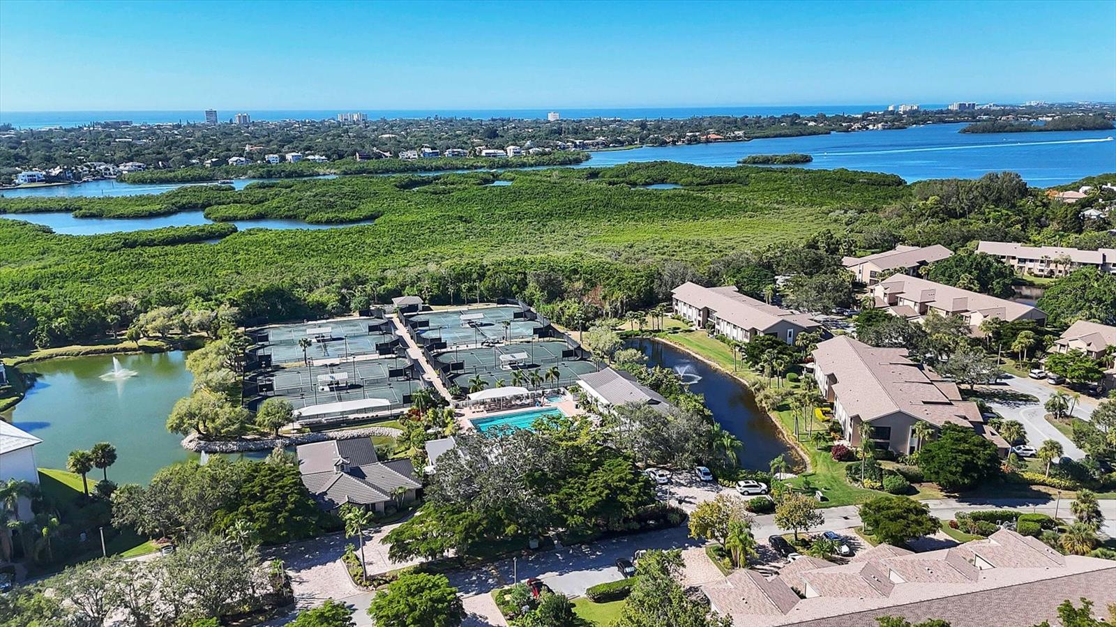 1676 STARLING DR #202, SARASOTA, FL, 34231