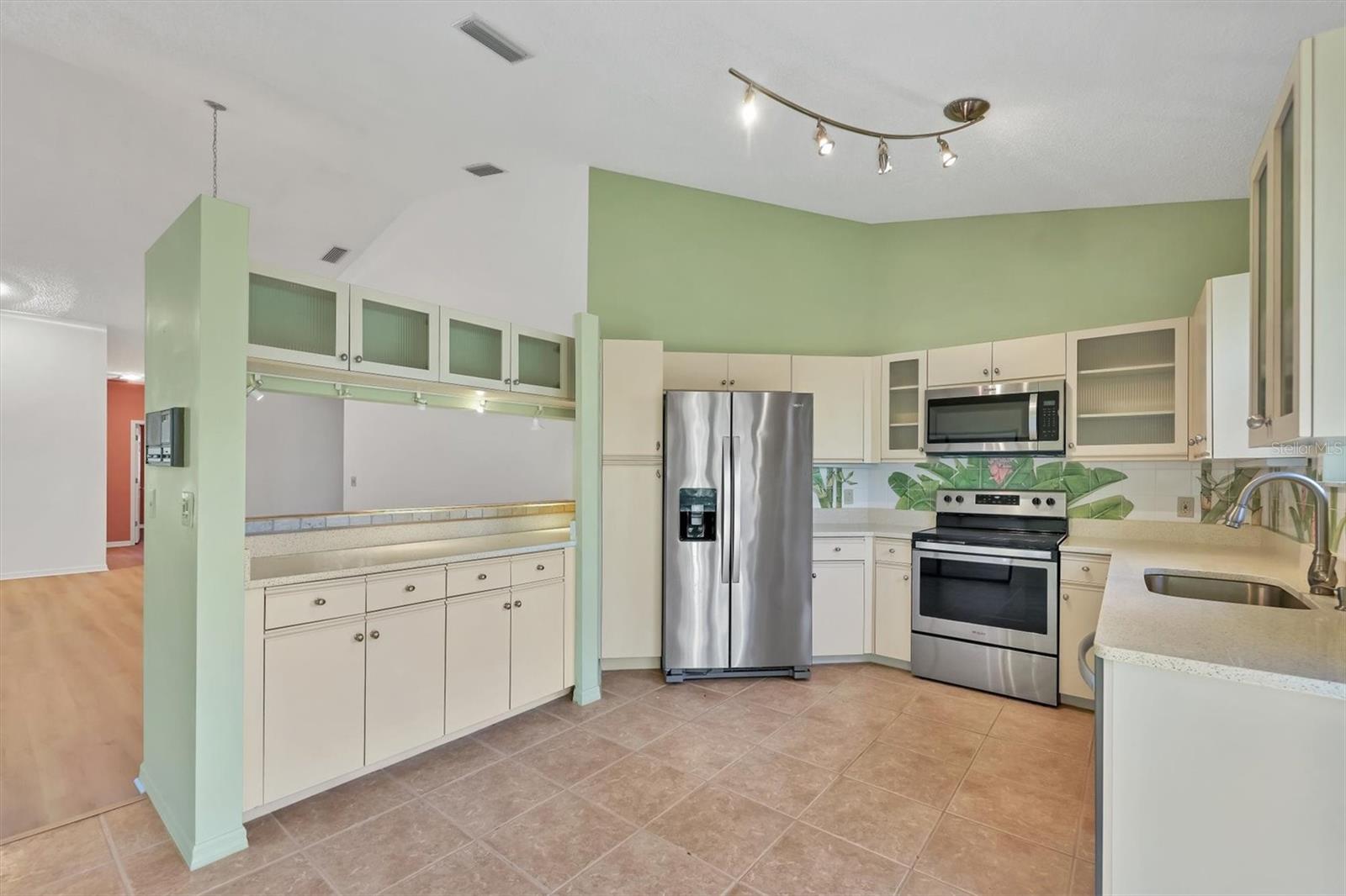1676 STARLING DR #202, SARASOTA, FL, 34231