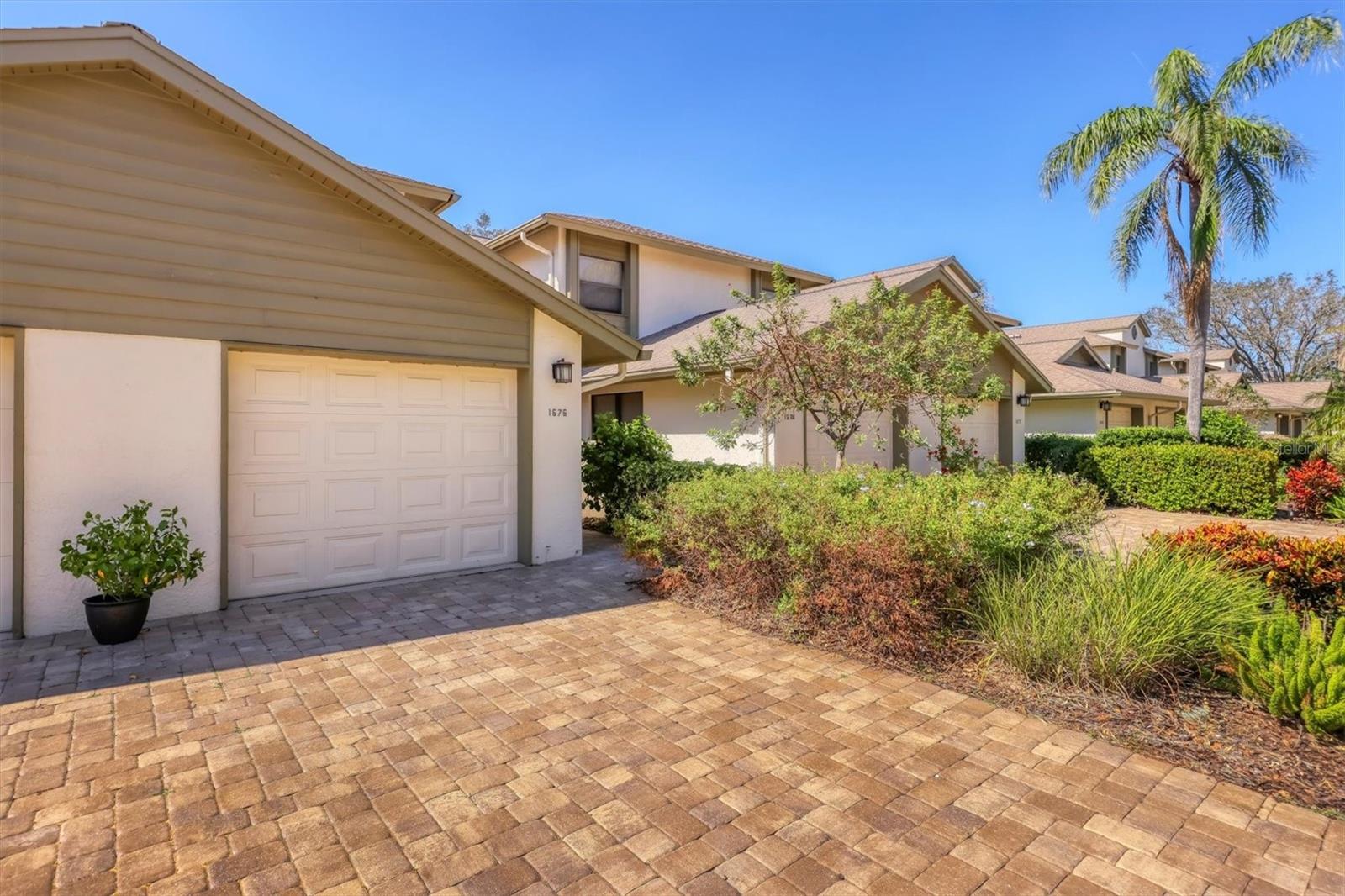 1676 STARLING DR #202, SARASOTA, FL, 34231