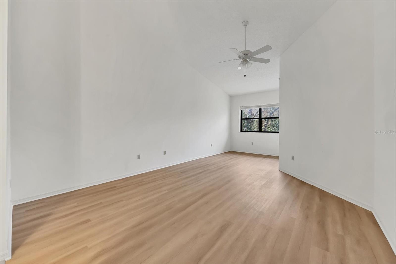 1676 STARLING DR #202, SARASOTA, FL, 34231