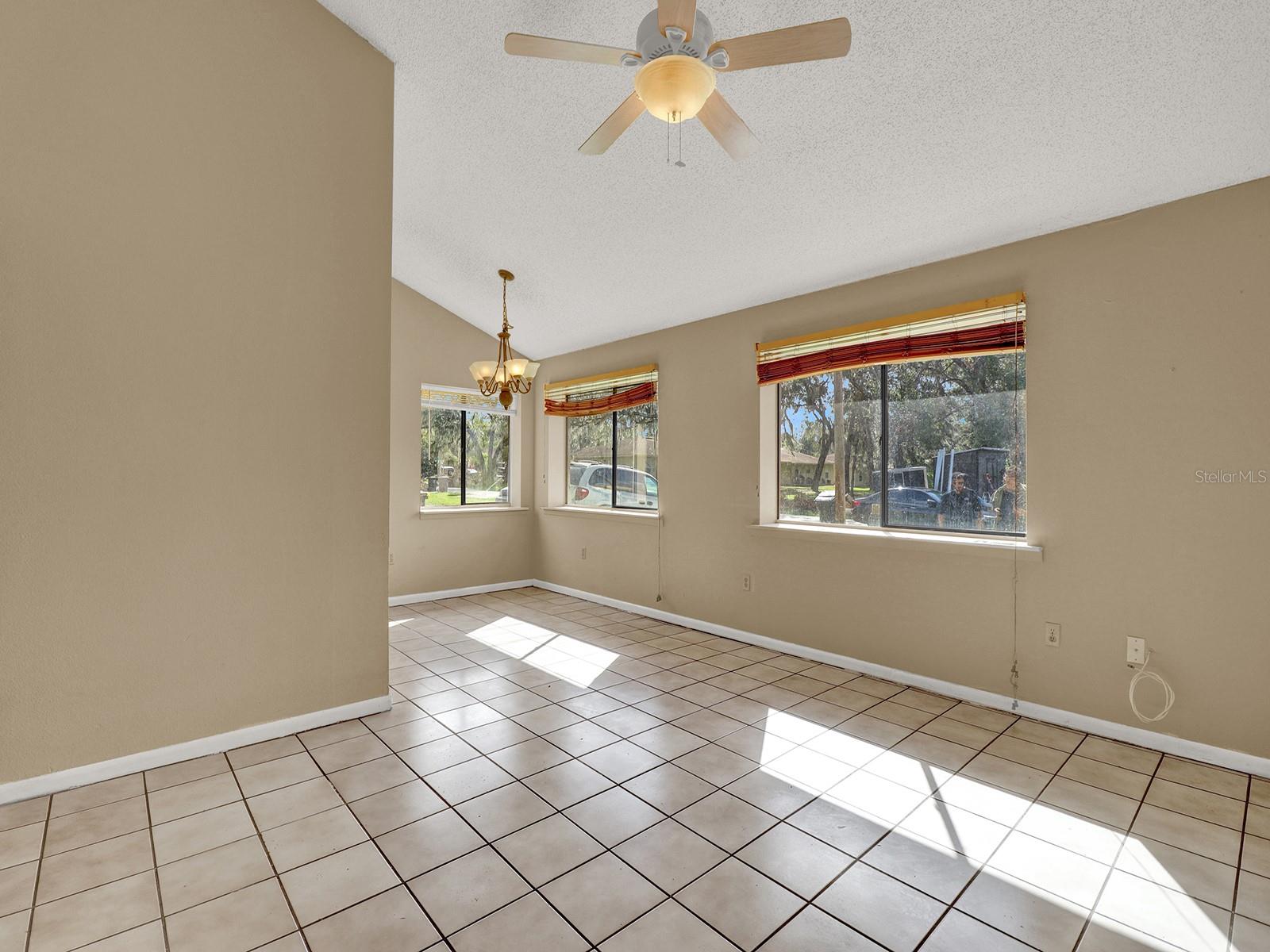 1057 OLD SOUTH DR, LAKELAND, FL, 33811