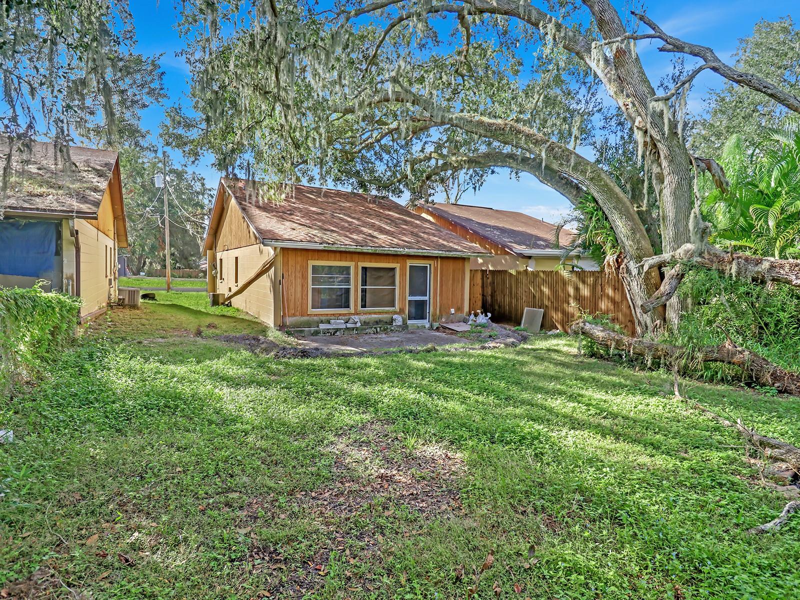 1057 OLD SOUTH DR, LAKELAND, FL, 33811