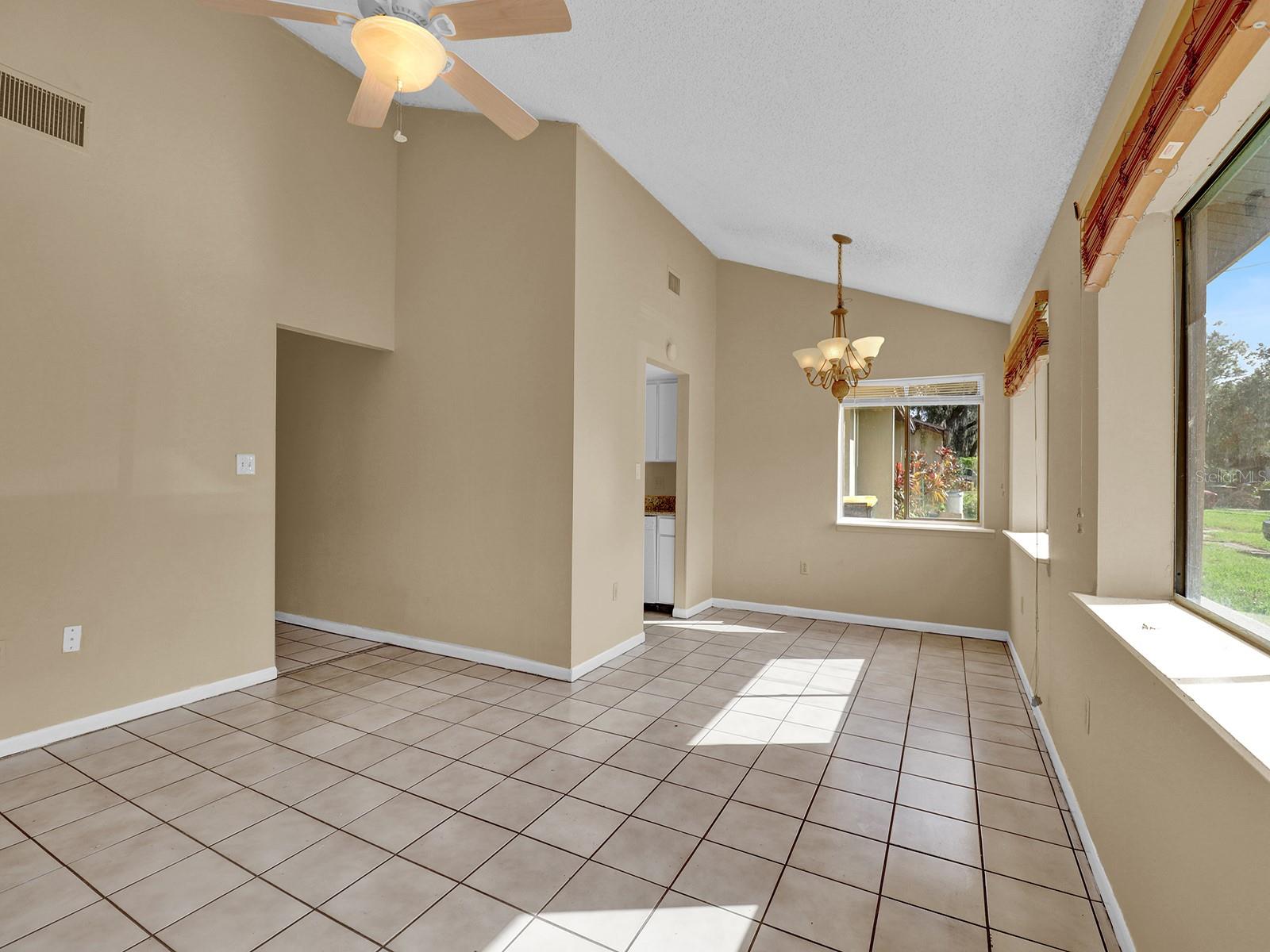 1057 OLD SOUTH DR, LAKELAND, FL, 33811