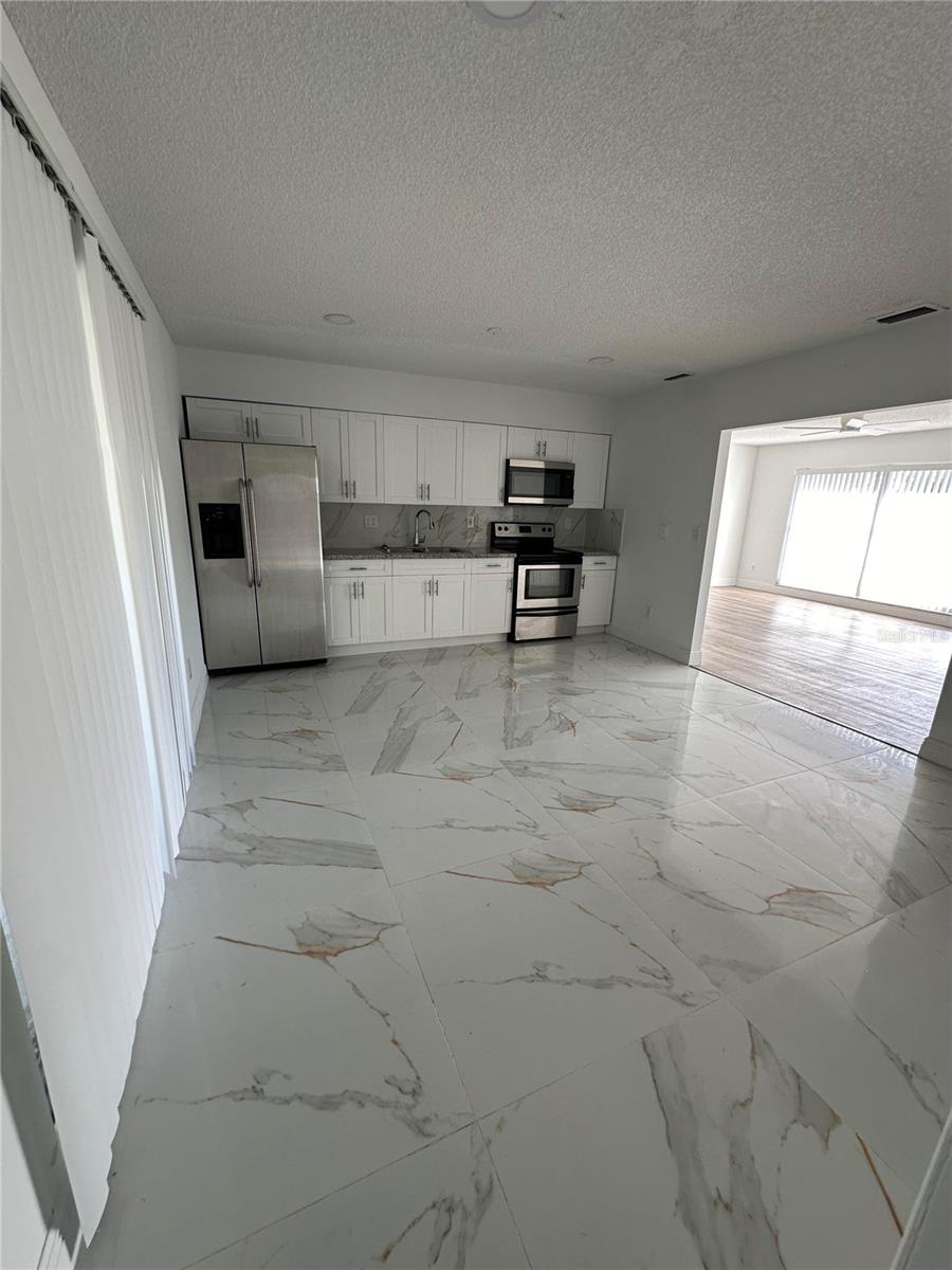 1704 COCO PALM CIR, SUN CITY CENTER, FL, 33573