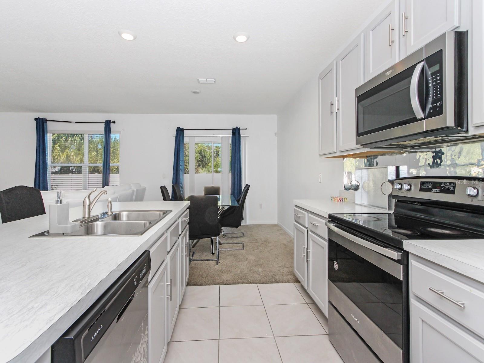 2582 GLACIER EXPRESS LN, TAVARES, FL, 32778