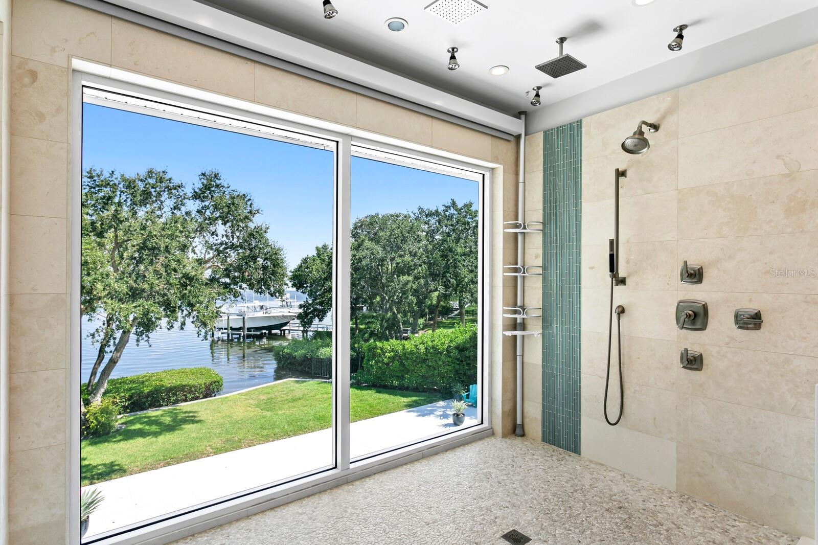 1883 BAYVIEW DR, TIERRA VERDE, FL, 33715