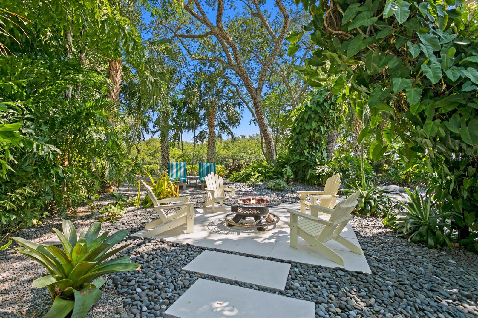 1883 BAYVIEW DR, TIERRA VERDE, FL, 33715