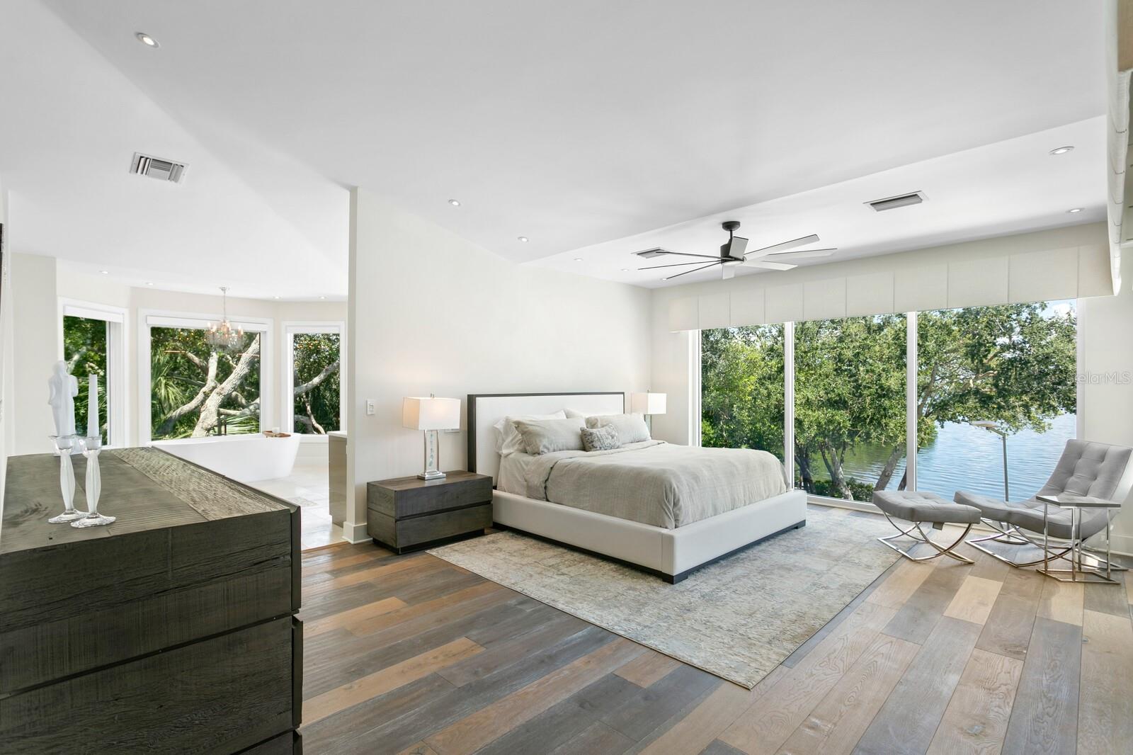 1883 BAYVIEW DR, TIERRA VERDE, FL, 33715