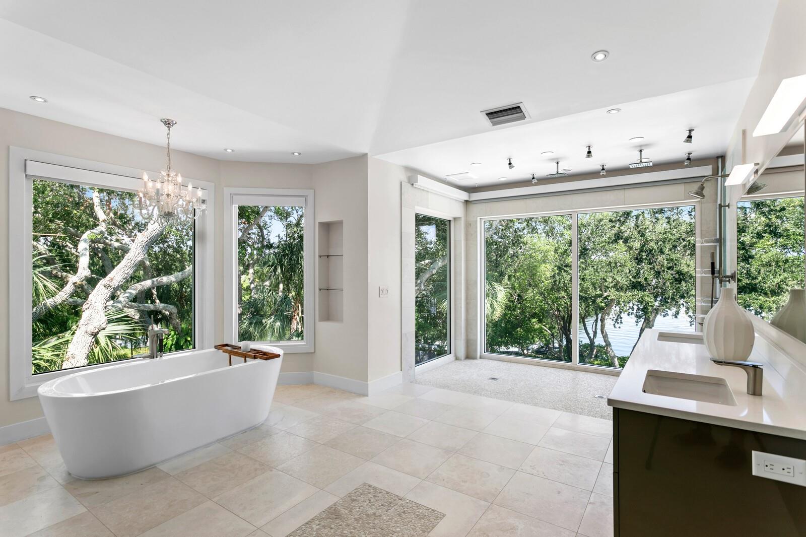 1883 BAYVIEW DR, TIERRA VERDE, FL, 33715