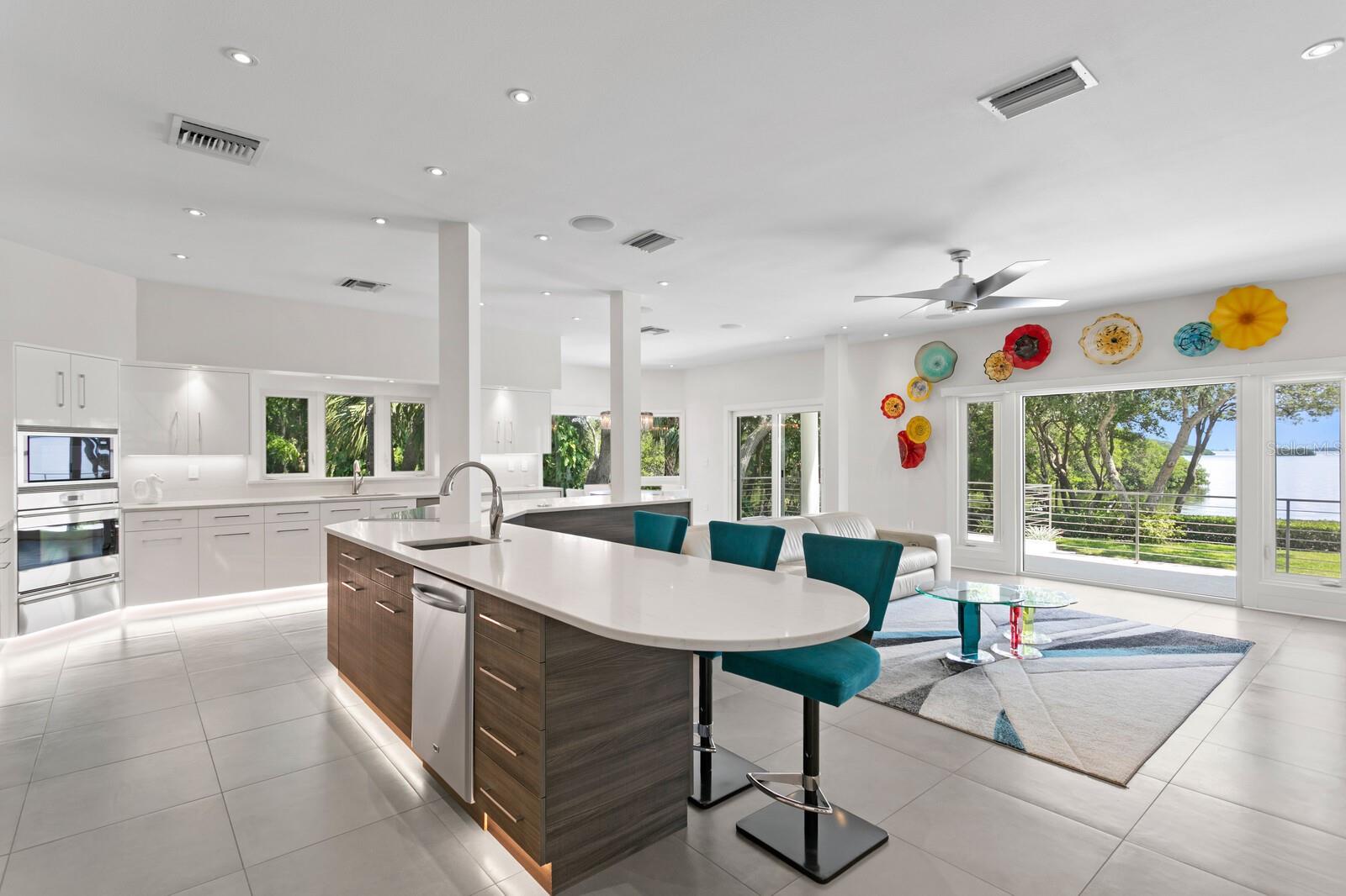 1883 BAYVIEW DR, TIERRA VERDE, FL, 33715