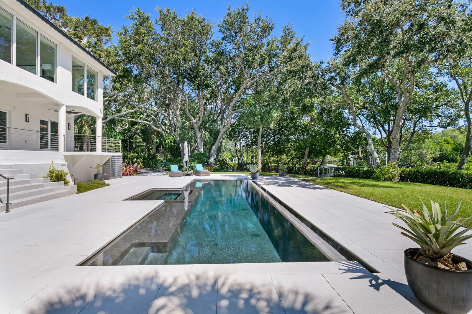 1883 BAYVIEW DR, TIERRA VERDE, FL, 33715